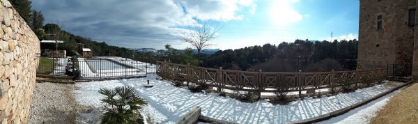 Panoramique Espace piscine - Manteau de neige hivernal